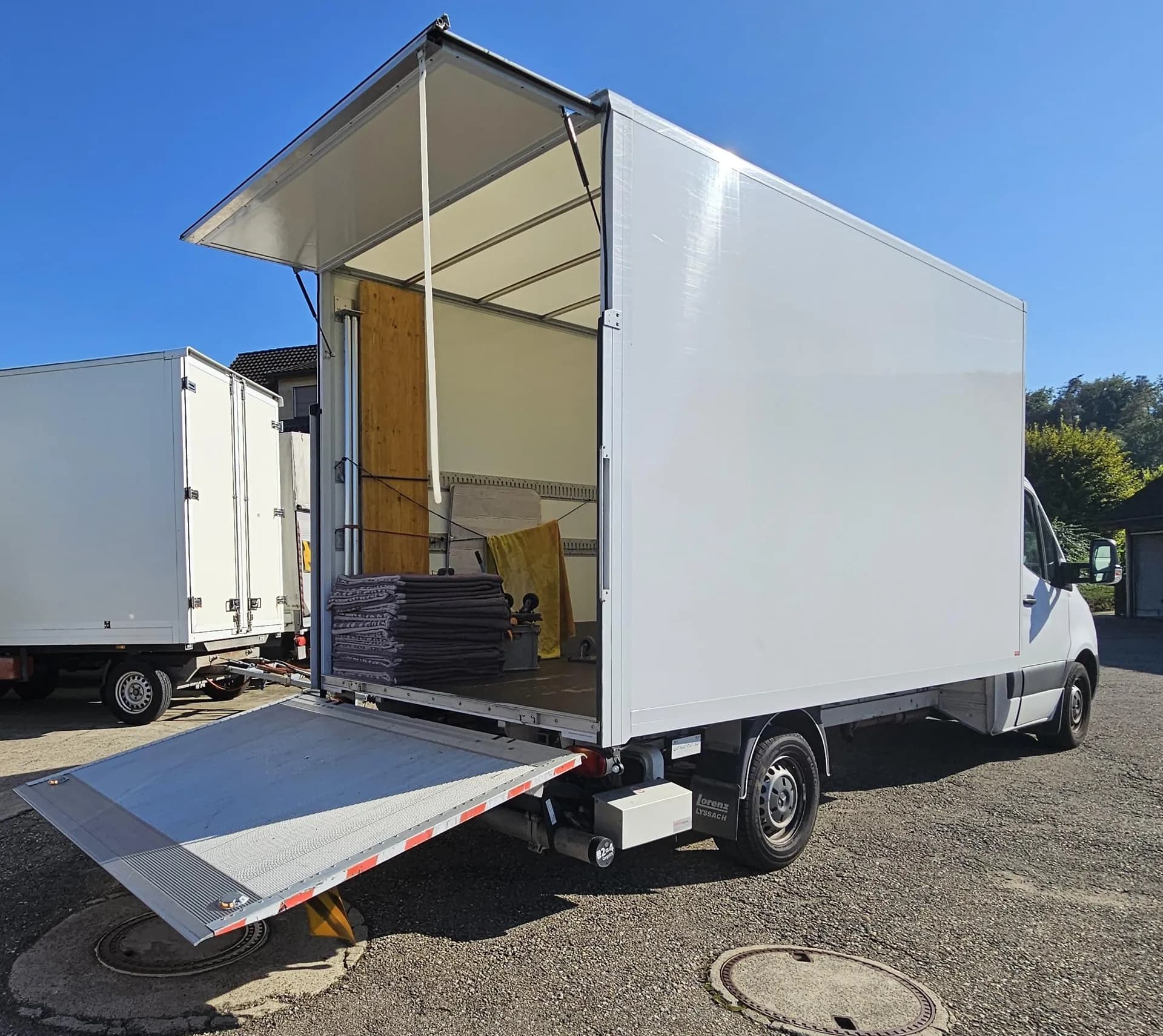 Privat-, Geschäftsumzüge & Möbeltransporte